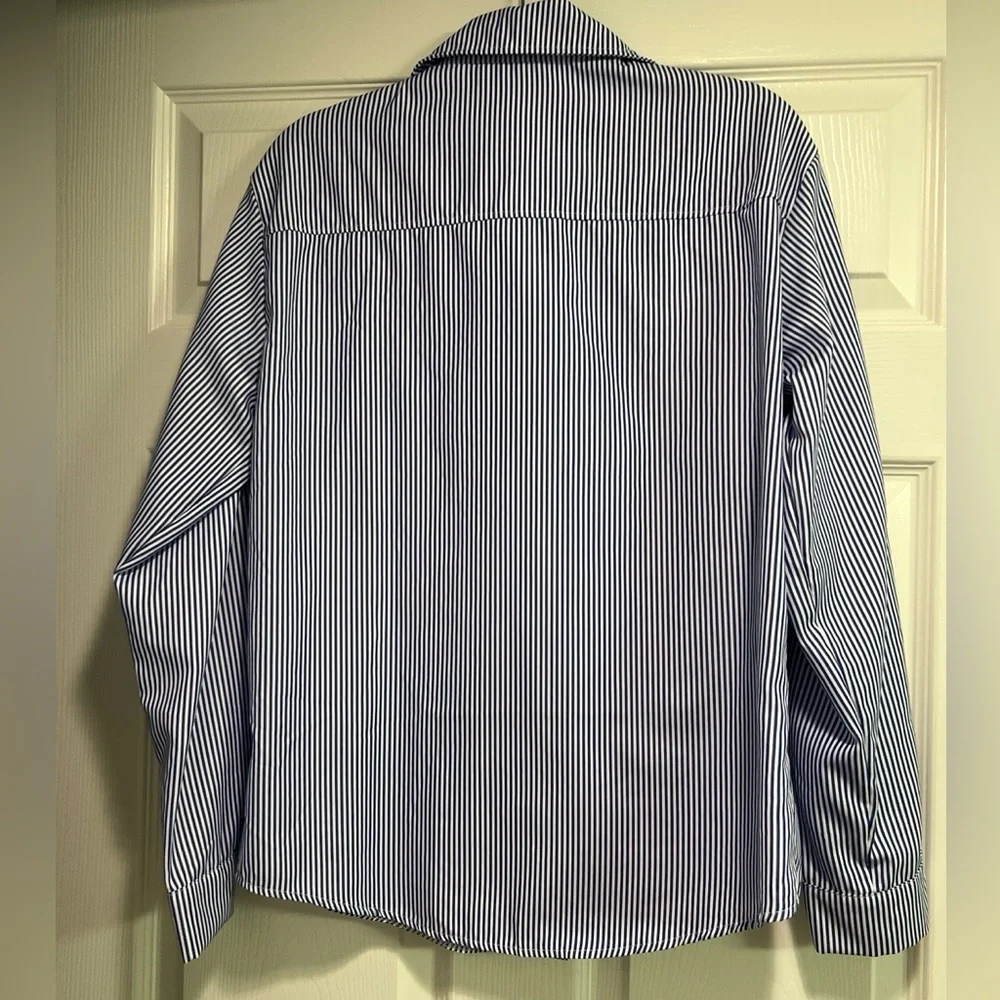 Blue & White Striped Button Front Collared Shirt Medium - Picture 4 of 5